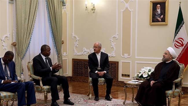 Iranian President Hassan Rouhani (L) is seen in a meeting with Ivory Coast’s Foreign Minister Abdallah Toikeusse Mabri in Tehran on October 17, 2016. (Photo by IRNA)