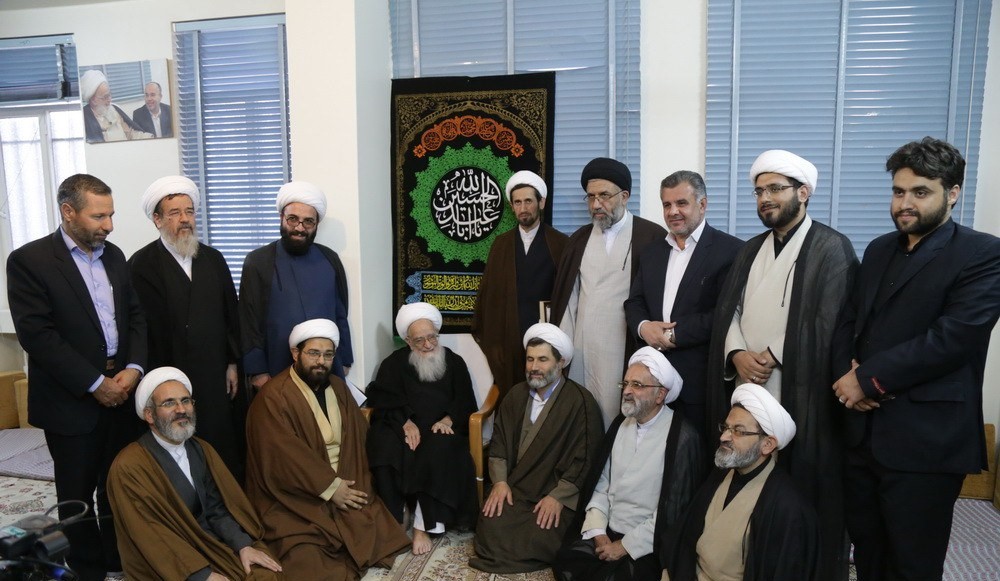 Members of Lady Masumah’s Arba’in caravan meet with Ayatollah Safi-Golpaygani in Qom