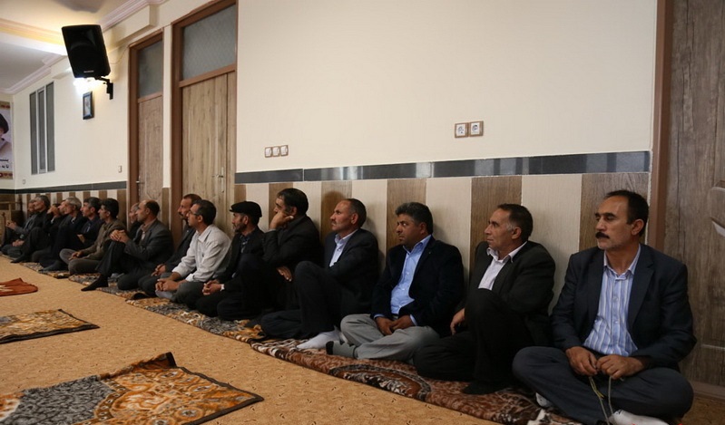 نشست صمیمی