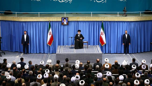 Leader of the Islamic Revolution Ayatollah Seyyed Ali Khamenei addresses a group of Iranians from East Azarbaijan Province in Tehran on February 15, 2017 (Photo by Khamenei.ir)