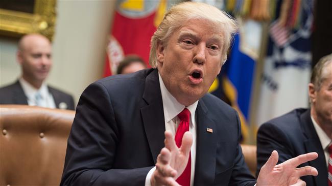 US President Donald Trump arrives at a meeting with members of Congress in the Roosevelt Room at the White House in Washington, DC, on February 16, 2017. (AFP photo)
