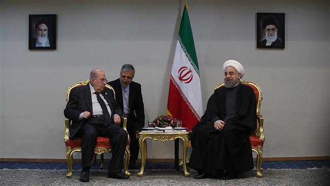 Iranian President Hassan Rouhani (R) meets with Salim Zanoun, the speaker of the Palestinian National Council, in Tehran on February 22, 2017. (Photo by president.ir)
