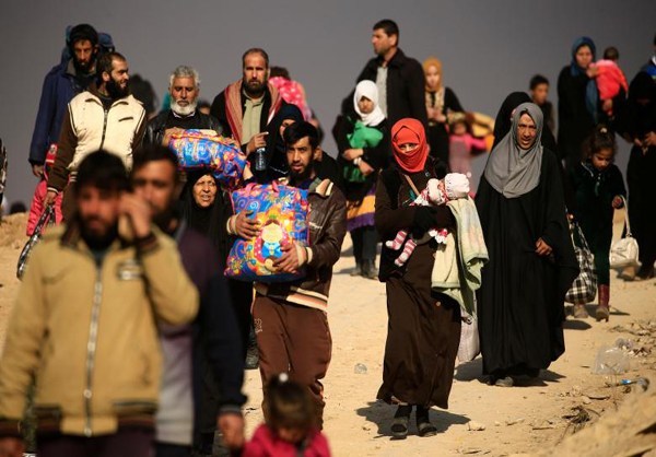 Hard Days of Iraqi People in Mosul 