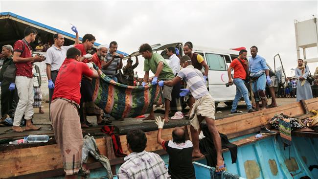 A picture taken on March 17, 2017, shows bodies of people who were killed in a boat carrying Somali refugees arriving in the Houthi-held Yemeni port city of Hudaydah. (Photo by AFP)