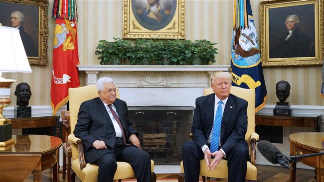 US President Donald Trump, right, meets with Palestinian President Mahmud Abbas in the Oval Office of the White House on May 3, 2017 in Washington, D.C. (Photo by AFP)
