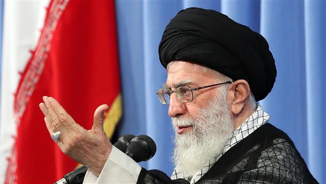 Leader of the Islamic Revolution Ayatollah Seyyed Ali Khamenei speaks during a Quranic meeting in Tehran on May 27, 2017. (photo by leader.ir)