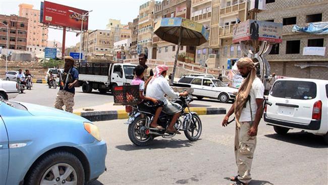 A checkpoint in the city of Mukalla in southern Yemen, from which the reported kidnappings took place, July 19, 2016 (Photo by AFP)
