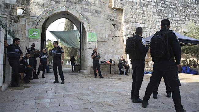 Israeli police officers stand outside the al-Aqsa Mosque compound in the occupied Old City of Jerusalem al-Quds on July 25, 2017. (Photo by AP)
