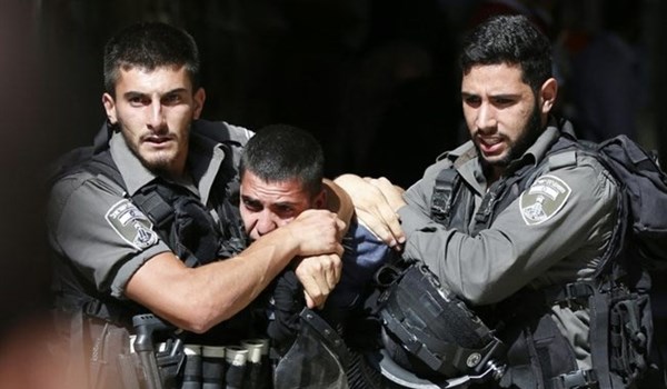 Israeli forces detain Palestinians