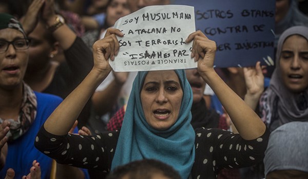 Spain: Muslims Hold Demonstration Against Terrorism in Barcelona