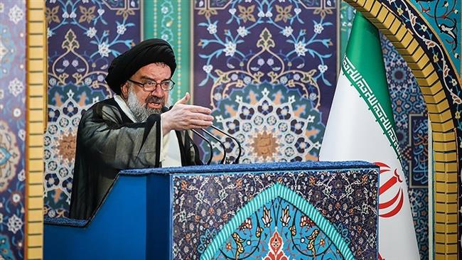 Senior Iranian cleric Ayatollah Ahmad Khatami addresses worshipers during the weekly Friday Prayers in Tehran on September 15, 2017. (Photo by Tasnim news agency)
