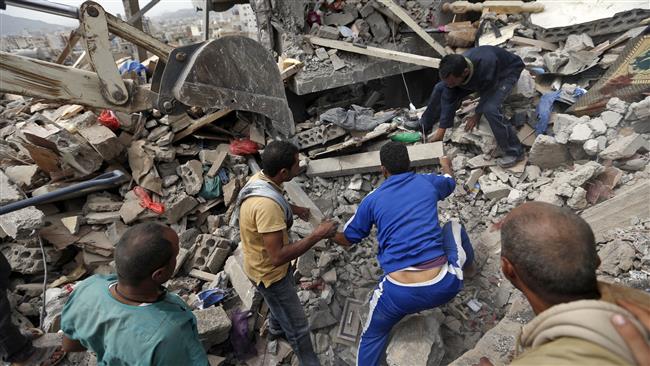 Yemenis search under the rubble of a house destroyed in a Saudi-led airstrike in the capital Sana’a on August 25, 2017. (Photo by AFP)
