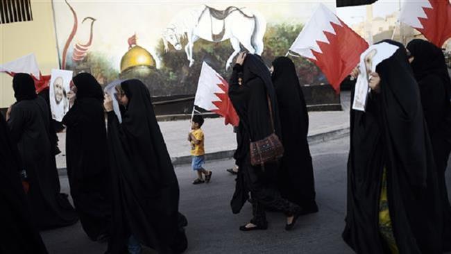 Bahraini women protesters hold a rally in support of jailed leaders and activists in the village of Sitra, south of the capital, Manama, August 28, 2015,. (Photo by AFP)