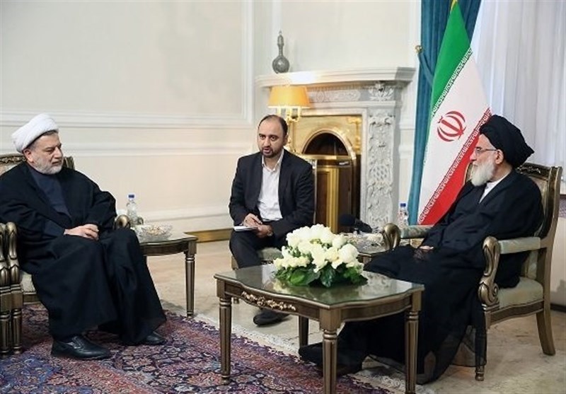 Chairman of Iran’s Expediency Council Ayatollah Mahmoud Hashemi Shahroudi Speaking at a meeting with Sheikh Humam Hamoudi