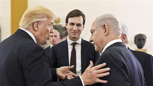 Israeli Prime Minister Benjamin Netanyahu (right) and President Donald Trump (left) chat as White House senior advisor Jared Kushner (center) during their meeting at the King David hotel in Jerusalem al-Quds on May 22, 2017. (Reuters photo) 
