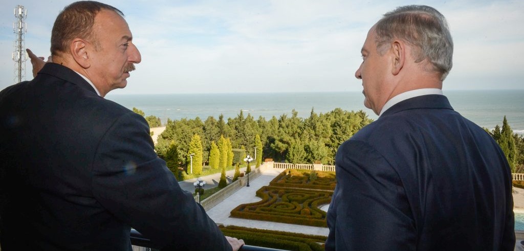 Israeli Regime’s Premier Binyamin Netanyahu meets with the president of Azerbaijan, Ilham Aliyev, in Baku (December 2016)