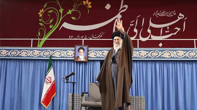 Leader of the Islamic Revolution Ayatollah Seyyed Ali Khamenei arrives to address a group of religious eulogizers on the birth anniversary of Prophet Mohammad’s daughter, Hadhrat Fatemeh (PBUH), which is designated as the national Women’s Day in Iran, Tehran, March 8, 2018. (Photo by leader.ir)
