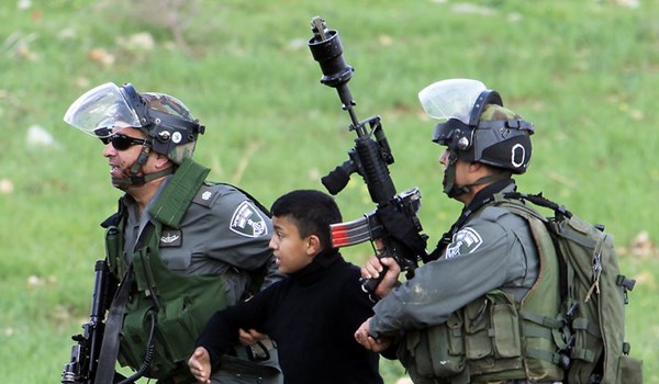 Israeli Forces detain Palestinian Minors