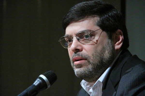 Seyed Mohammad Marandiو Professor of English Literature and Orientalism at the University of Tehran 