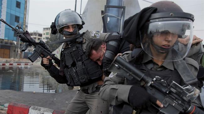 Israeli police arrest a Palestinian protester in the West Bank city of Ramallah, December 22, 2017. (Photo by AP )
