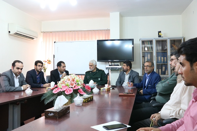 نشست روز مقاومت، ایثار و پیروزی در اداره کل کتابخانه های عمومی استان