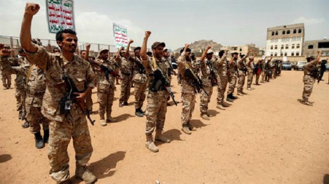 Newly-recruited Houthi fighters chant slogans as they take part in a gathering in the capital, Sana’a, Yemen, on July 16, 2017. (Photo by AFP)
