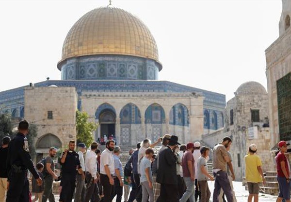 Over 1,000 Israeli Settlers Storm al-Aqsa Mosque in Occupied al-Quds 