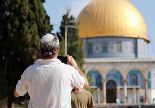 Over 1,000 Israeli Settlers Storm al-Aqsa Mosque in Occupied al-Quds 