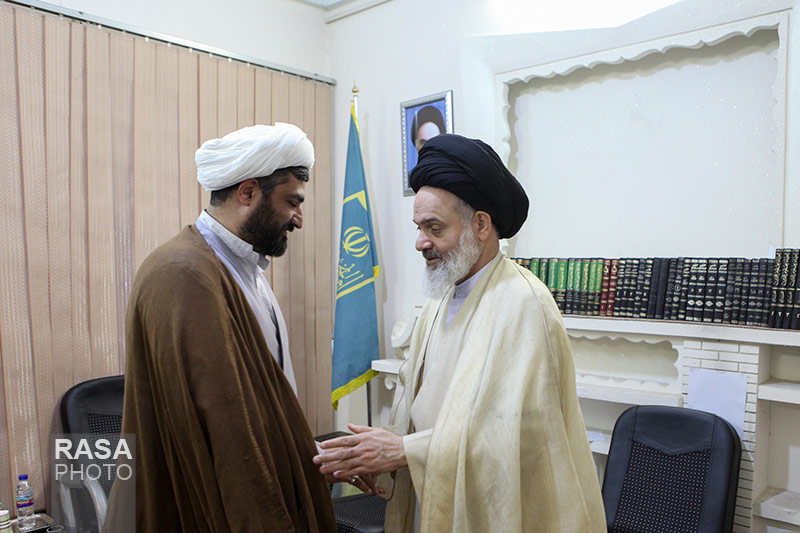 Hujjat al-Islam Mohagheghi and Ayatollah Hoseyni-Bushehri 