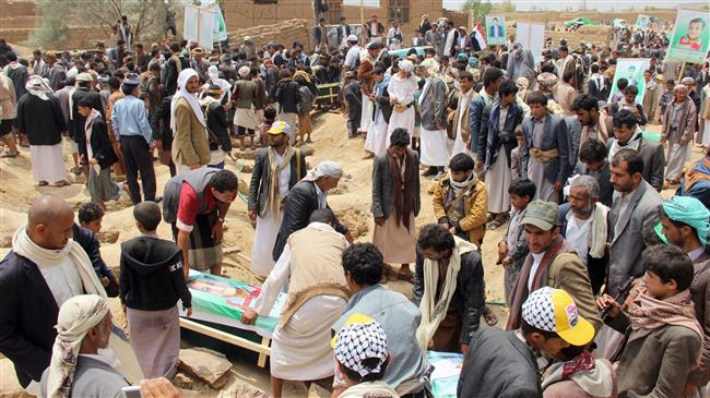 Yemenis take part in a mass funeral on August 13, 2018 in the northern Yemeni city of Sa’ada, for children killed in an air strike by the Saudi-led coalition last week. (Photo by AFP)
