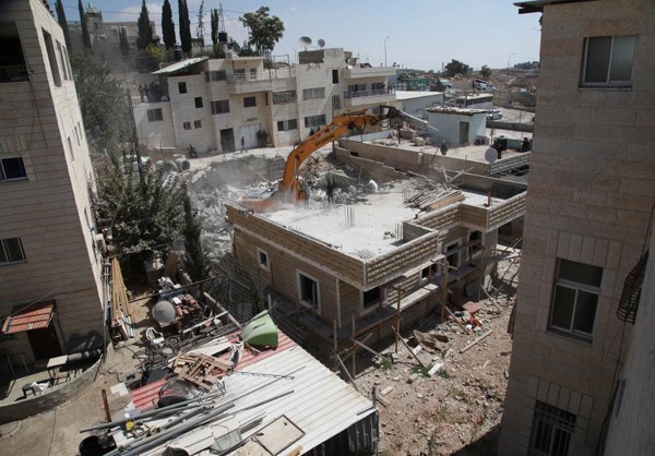 Israel Demolishes Palestinian Flats in Jerusalem
