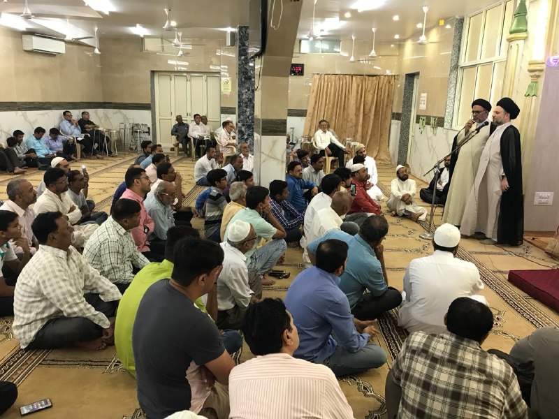 حجت الاسلام سید عز الدین حکیم فرزند و نماینده حضرت آیت الله سید محمد سعید حکیم