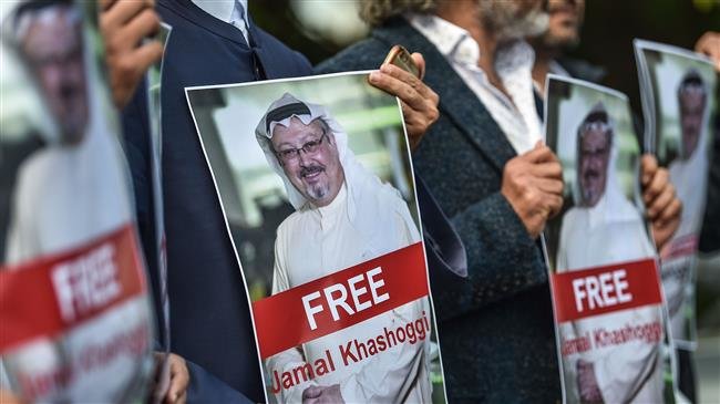 Protestors hold pictures of missing journalist Jamal Khashoggi during a demonstration in front of the Saudi Arabian consulate in Istanbul on October 5, 2018. (AFP photo)

