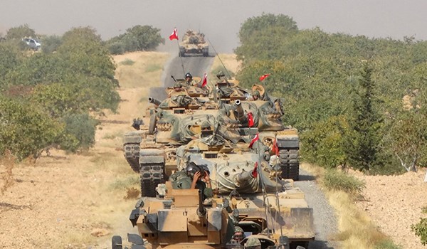 Turkish Army Deploys More Troops at Border with Syria