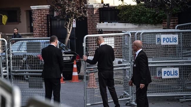 Security members close the police barriers on November 1, 2018 at the Saudi Arabian Consulate in Istanbul, Turkey. (Photo by AFP)
