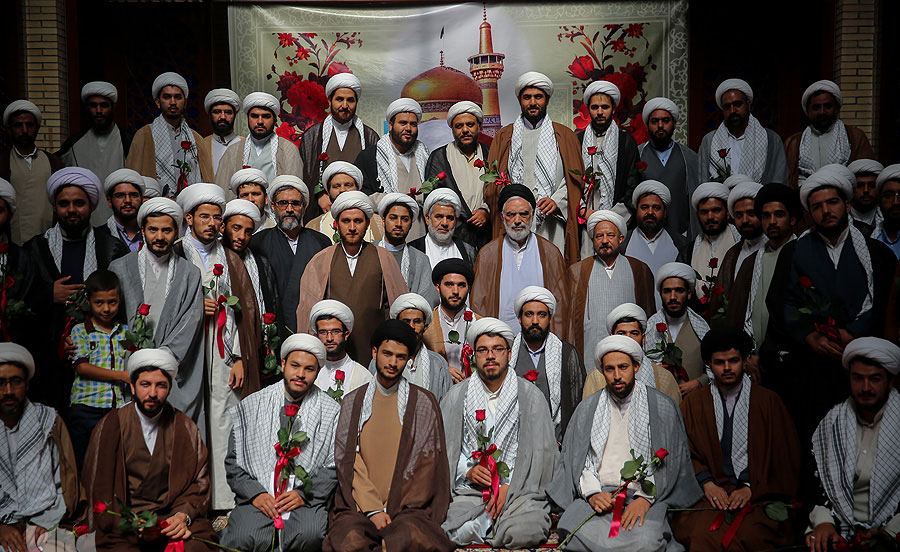 شهروند خبرنگار | آیین عمامه گذاری طلاب مدرسه علمیه نواب‎ مشهد