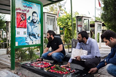 Believing in martyrdom, the main factor in Iranian nation's invincibility