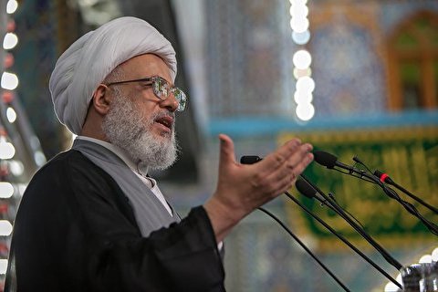 Karbala Friday prayer leader calls on protesters to avoid vandalism, violence