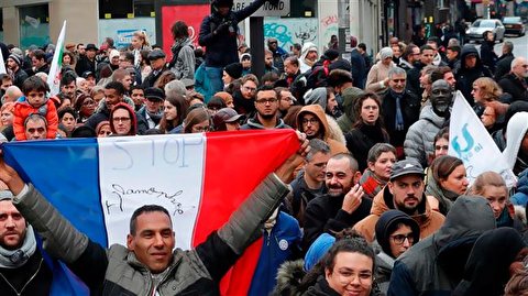 Muslims march against Islamophobia in France