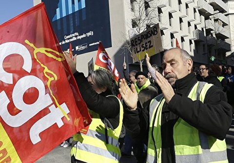 France's Yellow Vest Protesters Join Union March, A First