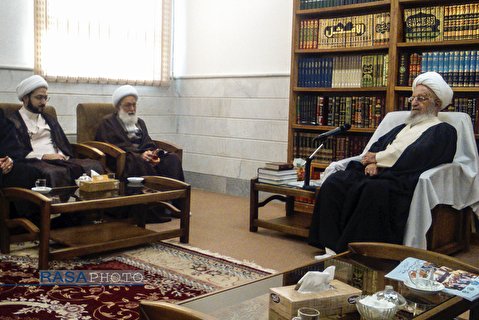 Ayatollah Makarem Shirazi Met with Ayatollah Sheikh Issa Qassem, Leader of Bahriani Shiites