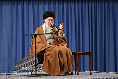 US talks nonsense for the Iranian people while it’s sinking in debts