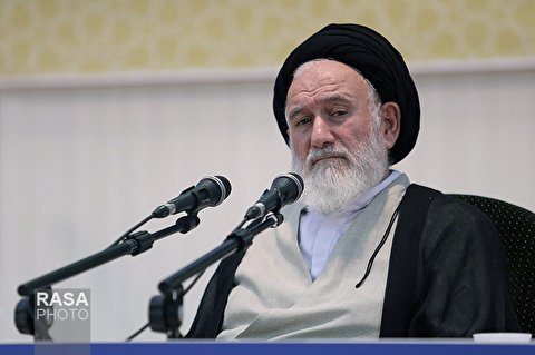 The powerful positions of the Supreme Leader have ‎transformed Iran into a dignified nation ‎ ‎