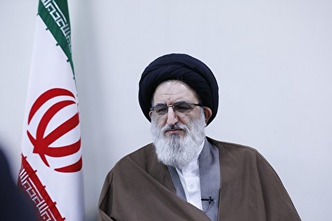 Enemies seek to promote Islam without a clergy