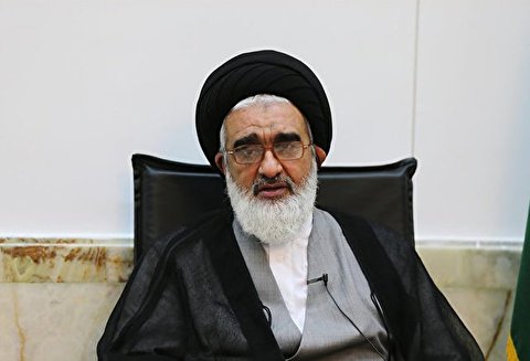 The lifestyle of the Ahl al-Bayt must be explained for the people