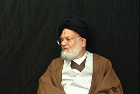 Presence of US forces in Iraq is illicit: Ayatollah Kazem Haeri