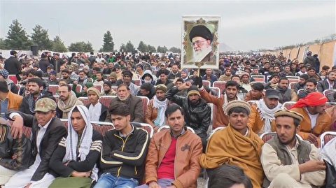 Angry Pakistani protesters vow to drive US forces from region