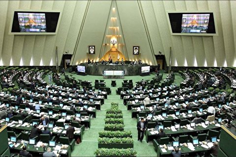 Iranian MPs Ask for Expulsion of British Ambassador