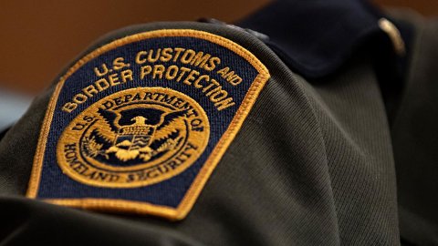 US border officers directed to stop Iranian-born travelers: Report