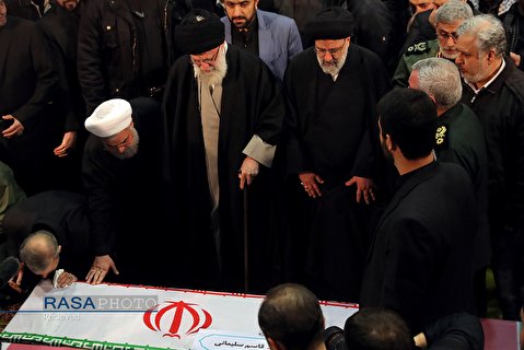 Imam Khamenei leading the funeral prayer for the heroes of the Iranian nation and the world of Resistance (Video)